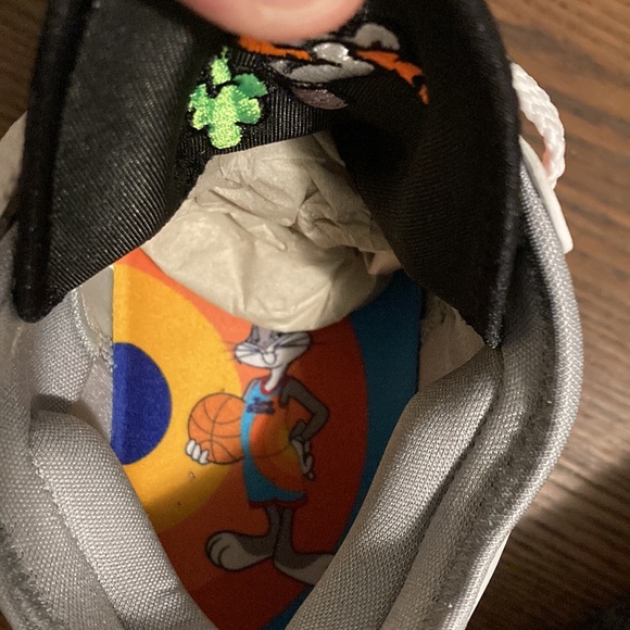 Nike LeBron 18 Low Bugs vs Marvin Space Jam - Mens Size US9 - New in Box - Picture 3 of 6